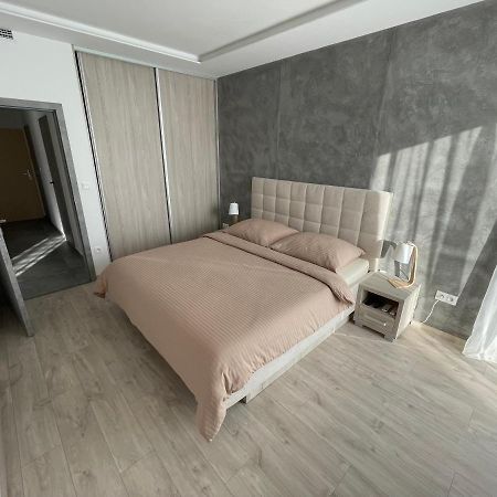 Greenbay Apartment With Free Parking Trenčín Екстериор снимка