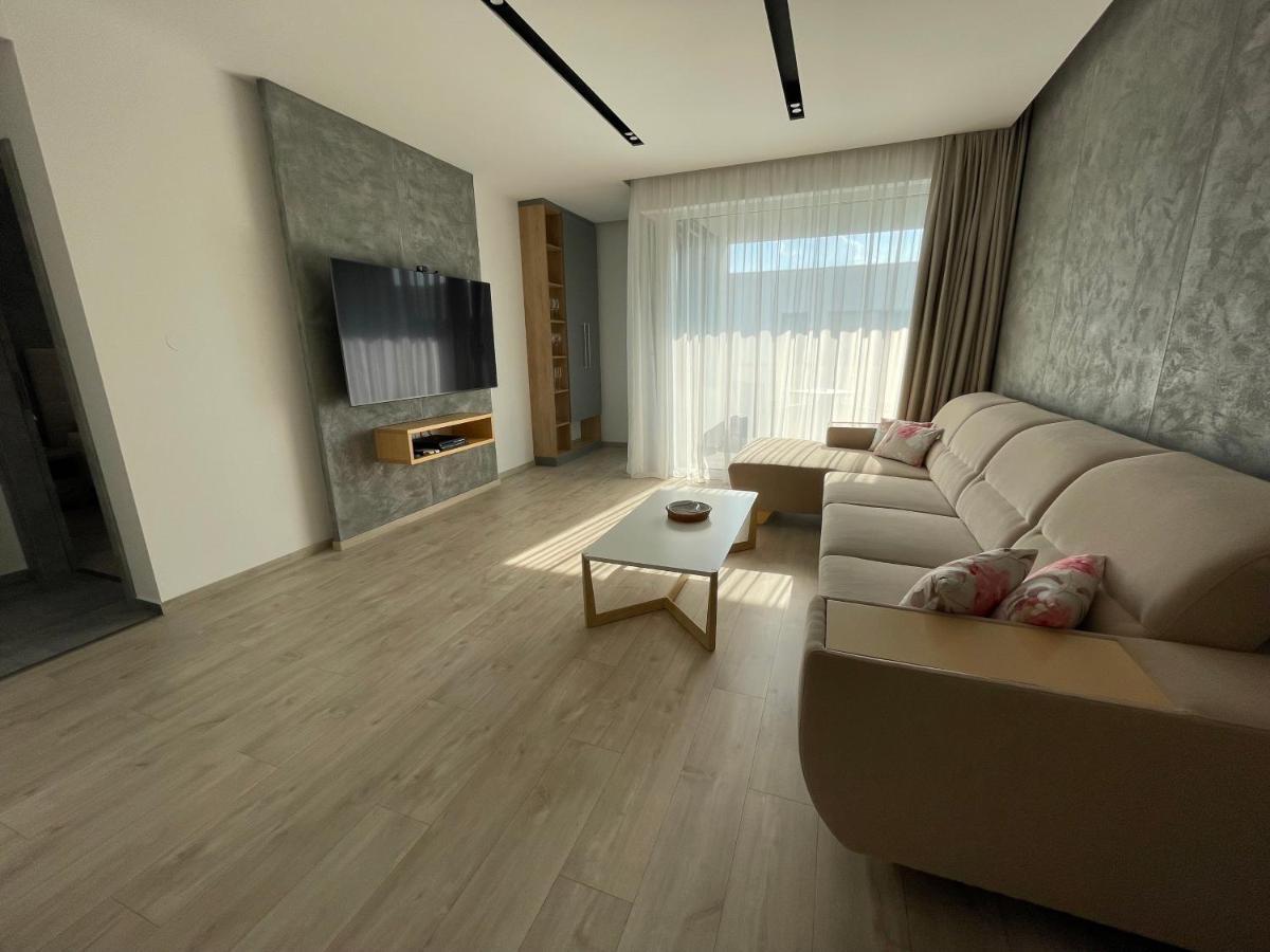 Greenbay Apartment With Free Parking Trenčín Екстериор снимка