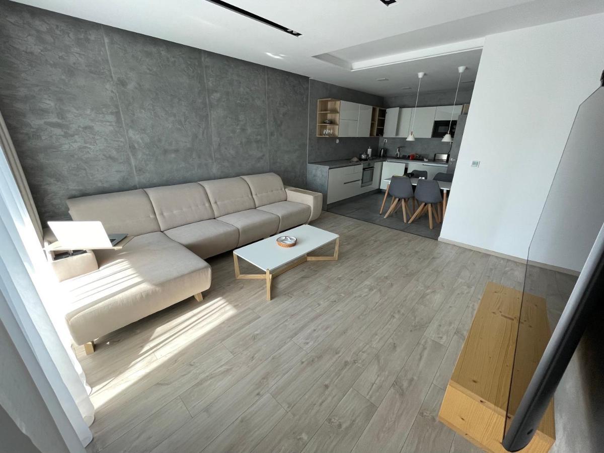 Greenbay Apartment With Free Parking Trenčín Екстериор снимка