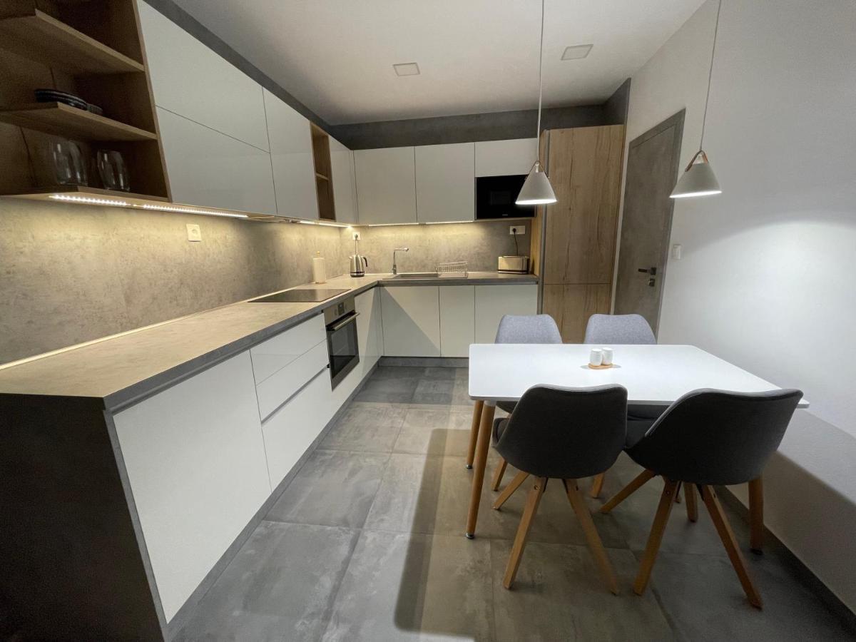 Greenbay Apartment With Free Parking Trenčín Екстериор снимка