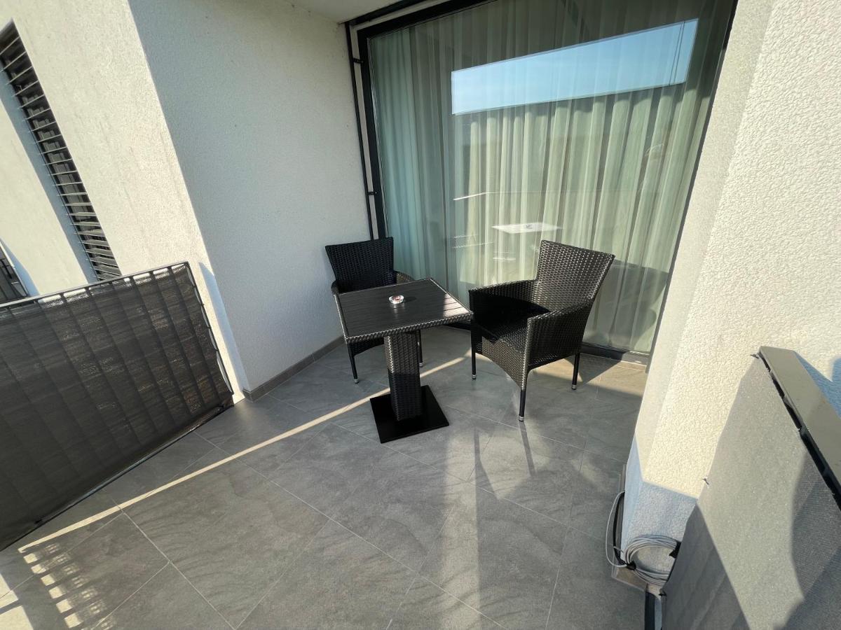 Greenbay Apartment With Free Parking Trenčín Екстериор снимка