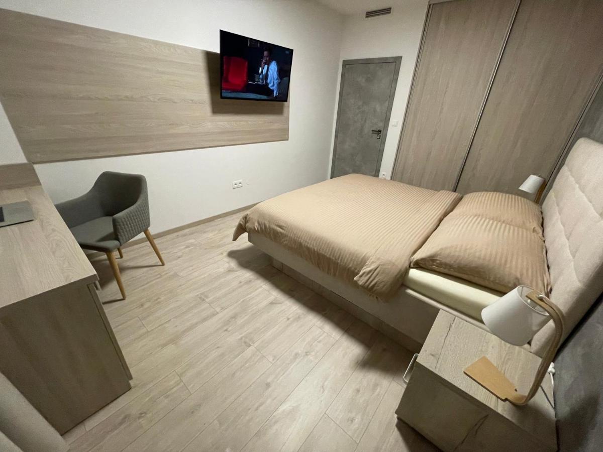 Greenbay Apartment With Free Parking Trenčín Екстериор снимка