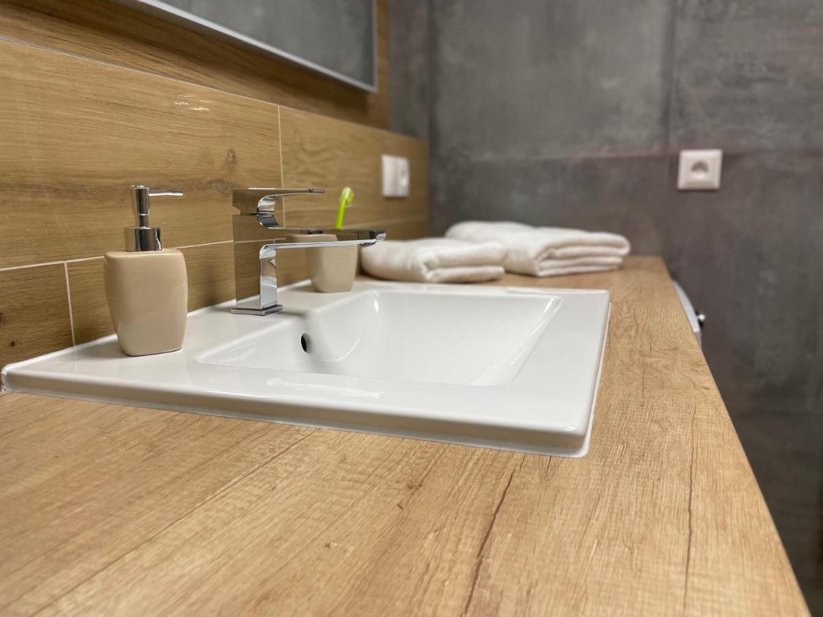 Greenbay Apartment With Free Parking Trenčín Екстериор снимка