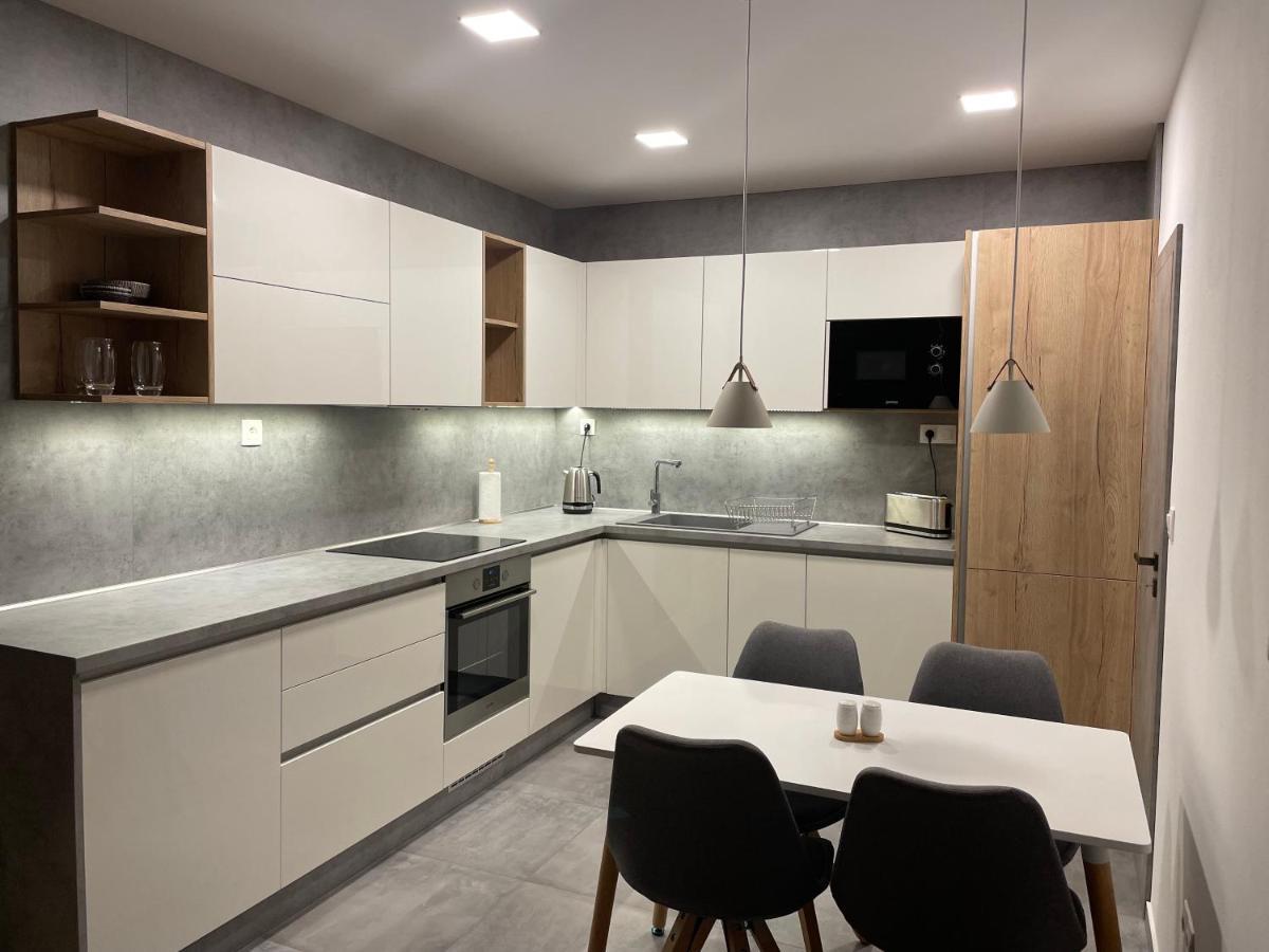 Greenbay Apartment With Free Parking Trenčín Екстериор снимка