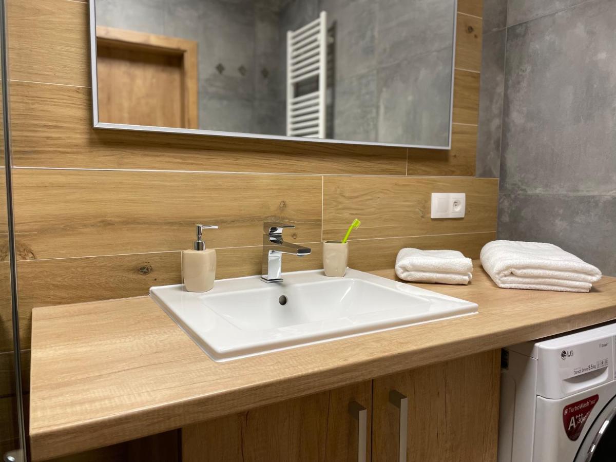 Greenbay Apartment With Free Parking Trenčín Екстериор снимка