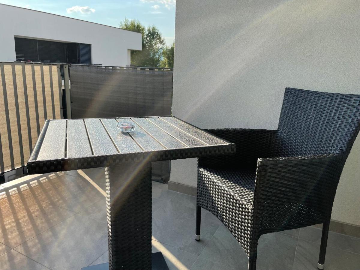 Greenbay Apartment With Free Parking Trenčín Екстериор снимка