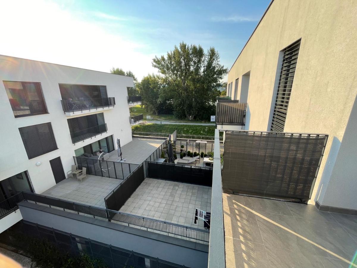 Greenbay Apartment With Free Parking Trenčín Екстериор снимка