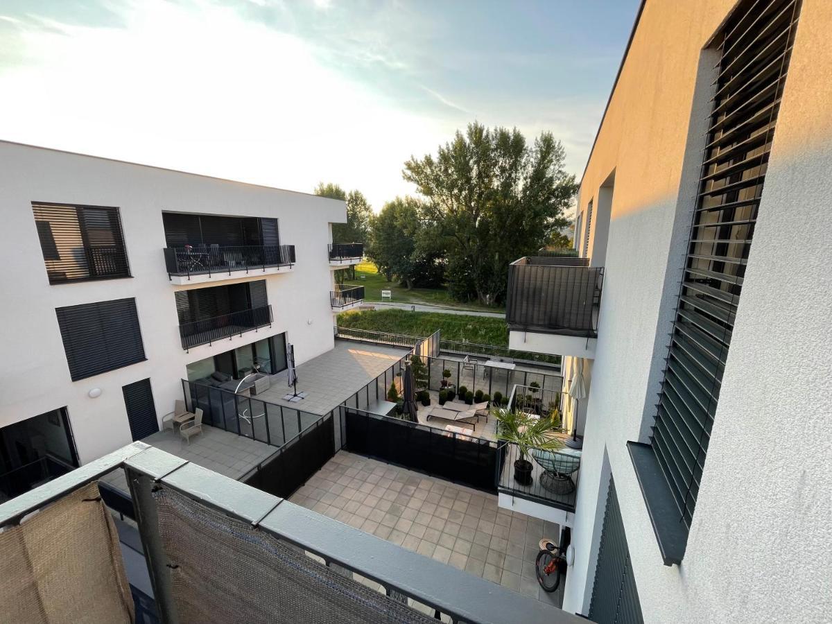 Greenbay Apartment With Free Parking Trenčín Екстериор снимка