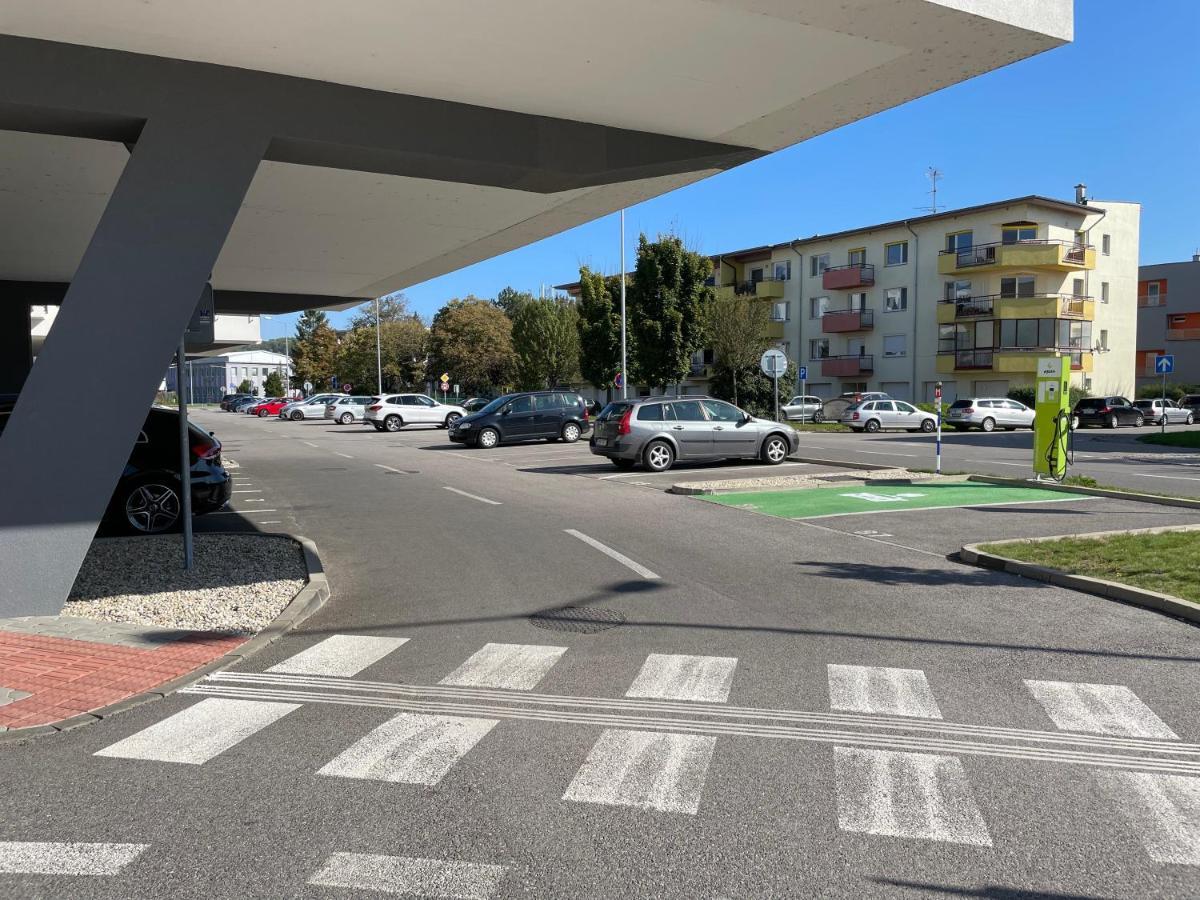 Greenbay Apartment With Free Parking Trenčín Екстериор снимка